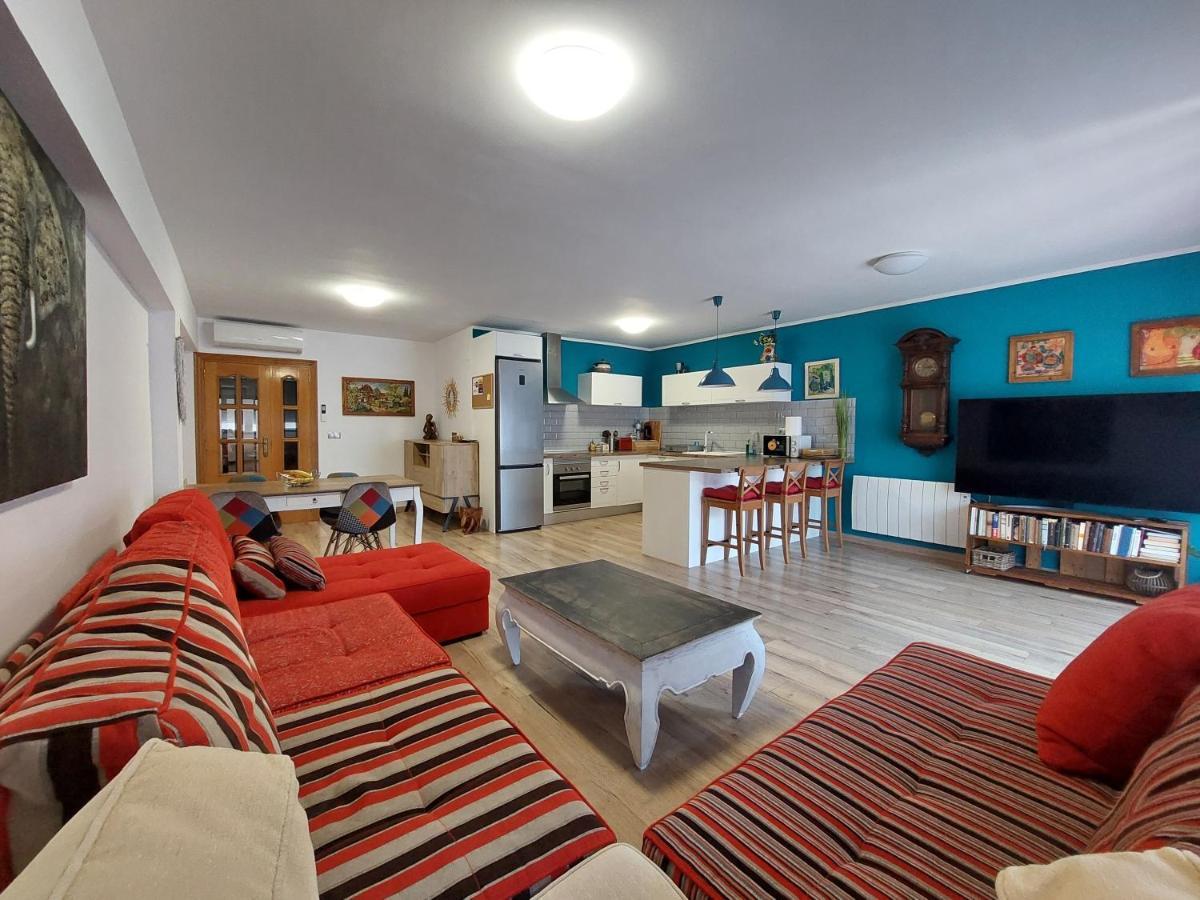 Family Apartment Andrea Alaquas Exterior foto
